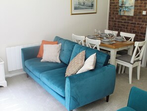 Comfortable living/dining room | Villa 9, Cromer