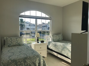 Front twin bedroom