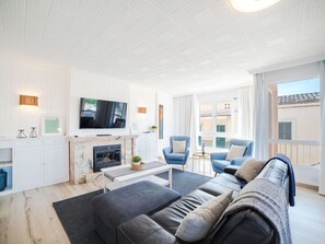 Meubles, Pièce, Propriété, Salon, Design Intérieur, Bleu, Bâtiment, Maison, Domicile, Plafond