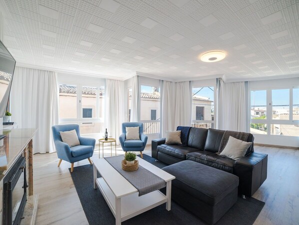 Salon, Pièce, Propriété, Design Intérieur, Meubles, Bâtiment, Plafond, Maison, Domicile, Immobilier
