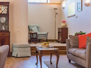 Living room | Norwood Dairy, Wormshill