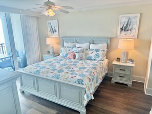 Master bedroom, King bed
