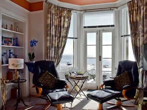 Living room with stunning views  | Sunnyside Beach, Lower Largo
