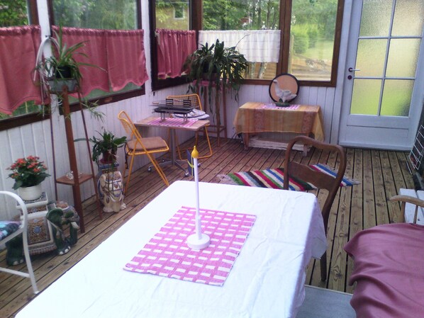 Outdoor dining