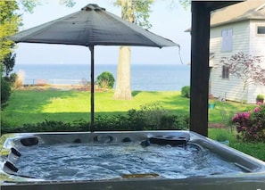 New 72 jet hot tub overlooks the bay !