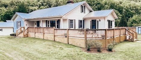 Large outdoor living space. Enjoy the sound of the creek!