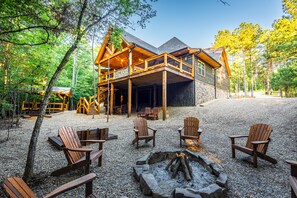 The fire pit is the perfect location to listen to the creek and enjoy company.