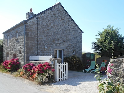 Nice typical house near the port of BARFLEUR ..