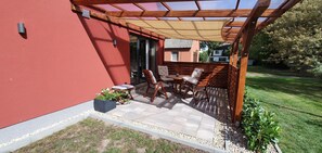 überdachte Terrasse