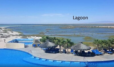 Hermosa casa con vista al mar en Laguna Shores Resort orientado a la familia