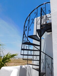 Hermosa casa con vista al mar en Laguna Shores Resort orientado a la familia