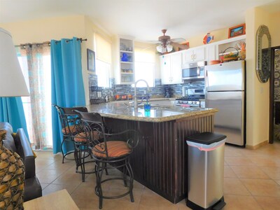 Hermosa casa con vista al mar en Laguna Shores Resort orientado a la familia