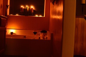 Main En suite bathroom