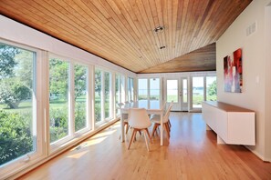 Potomac waterfront-stylish
