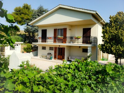 Large, bright, airy 3 bedroom house with amazing panorama views