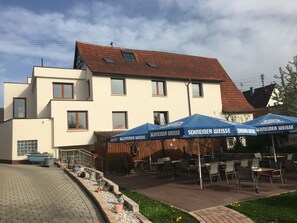 Gasthof zum Ochsen, (Mössingen), LHS 06773-Apartment Hotel Ochsen mit Gartenterrasse