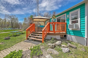 Space for 6 and a memorable time await you on Lake Erie's islands!