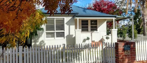 Shady Corner Cottage 