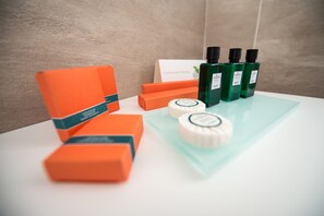Bathroom amenities