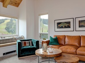 Beaverhead 1404, Living, 2