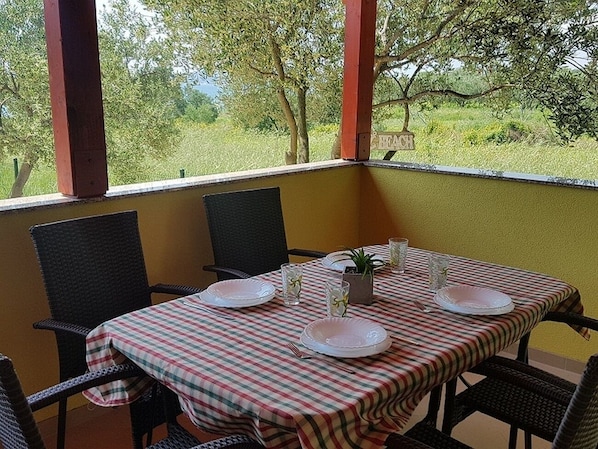 Outdoor dining