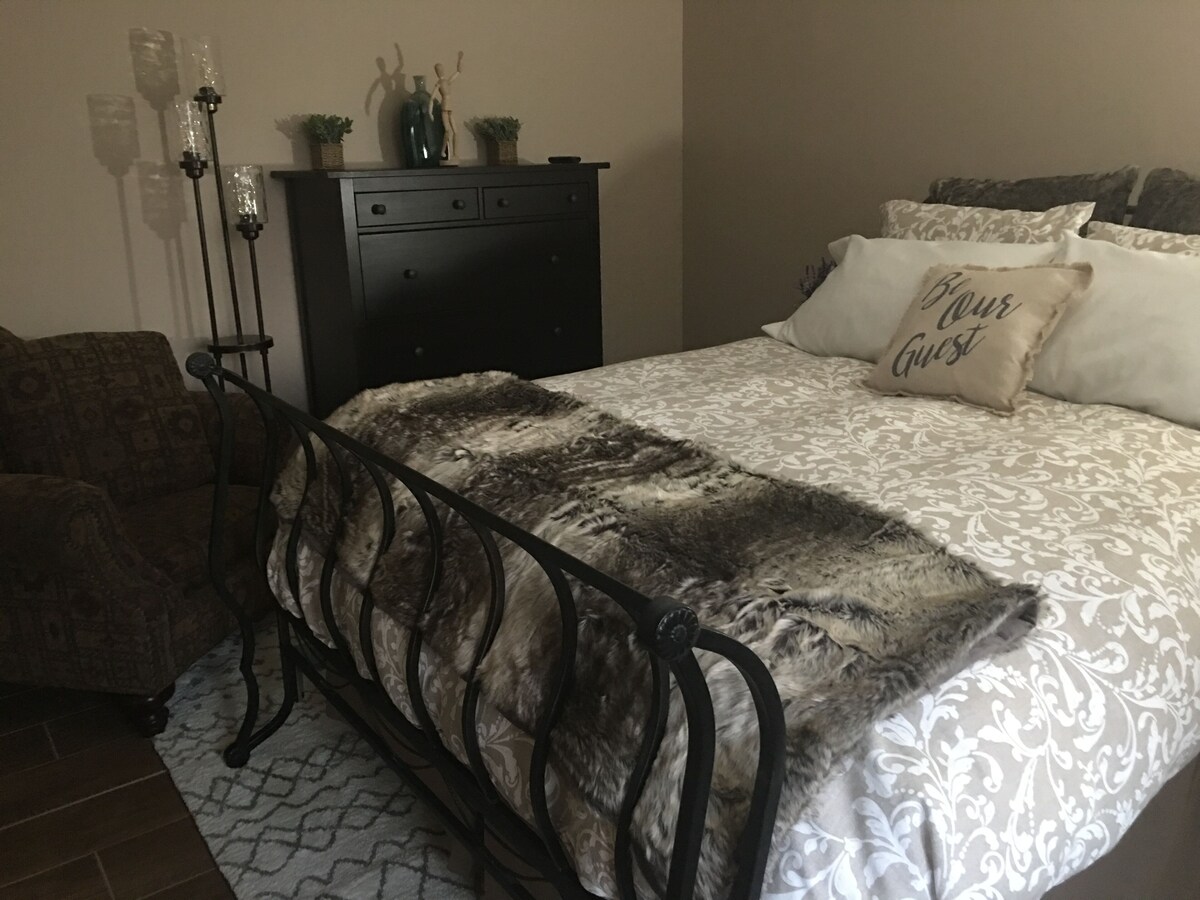 Cozy Mountain Retreat with Radiant Flooring – Dog Friendly