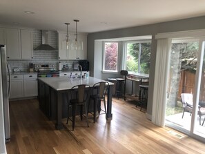 Kitchen Island 