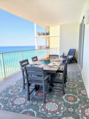 The 22nd floor offers some amazing views of the ocean and the sky!