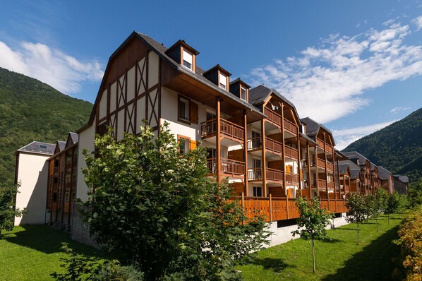 Welcome to your summer vacation home!