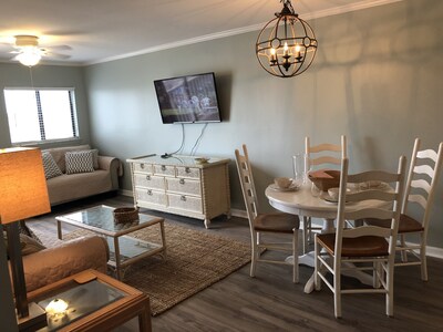 First time rental- Newly remodeled 2B/2B Condo views of Baycreek Marina & Marsh