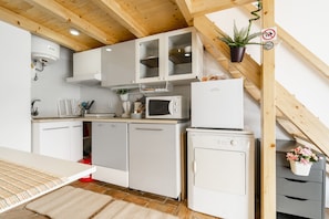Complete Kitchenette