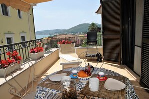 BBQ facilities,Balcony/Terrace