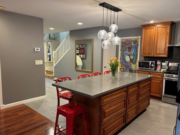 kitchen island 