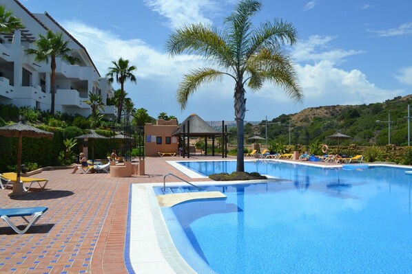 Swimming pool