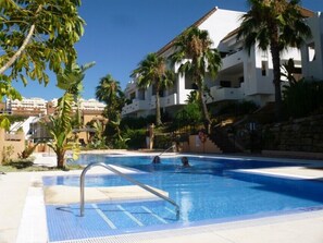 ZapHoliday - 2115 - Apartmentvermietung in Manilva, Costa del Sol - Schwimmbad