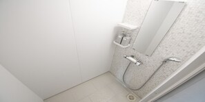 Ducha del cuarto de baño
