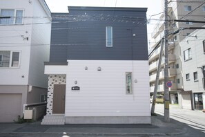 Overnatningsstedets facade