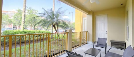 Beautiful 2 bed 2 bath condo located in Vista Cay Resort