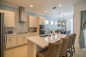 Gourmet Kitchen w/Stainless Steel Appliances