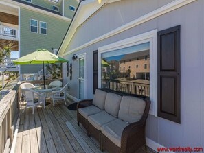 Front Sun Deck