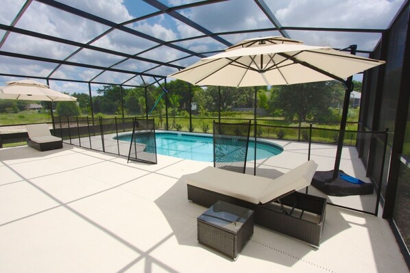 Beautiful Over size Lanai with Safety Fence and No Rear Neighbors