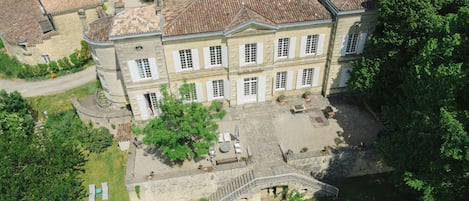 vue aérienne de la façade sud du château