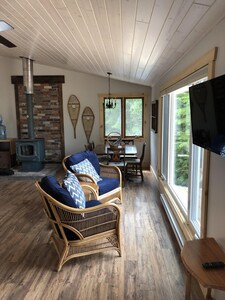 Newly-renovated waterfront cottage