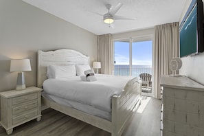 23-Majestic-Sun-504A-Primary-Bedroom