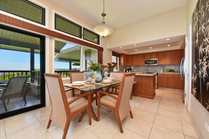 Kapalua Ridge Villas 1521 dining area 1