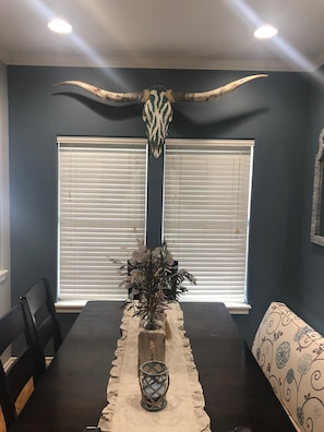 Kitchen dinette