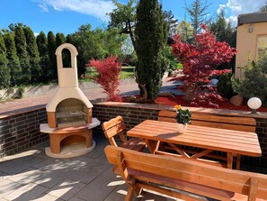 Terrasse mit Grill