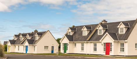 Ballybunion Holiday Cottage No. 7, Seaside Holiday Accommodation in Ballybunion, County Kerry