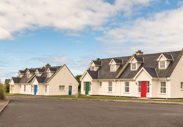 Ballybunion Holiday Cottage No. 7, Seaside Holiday Accommodation in Ballybunion, County Kerry