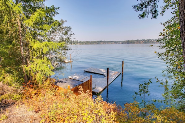 Hayden Lake Vacation Rental | 3BR | 2BA | 1,000 Sq Ft | Stairs Required